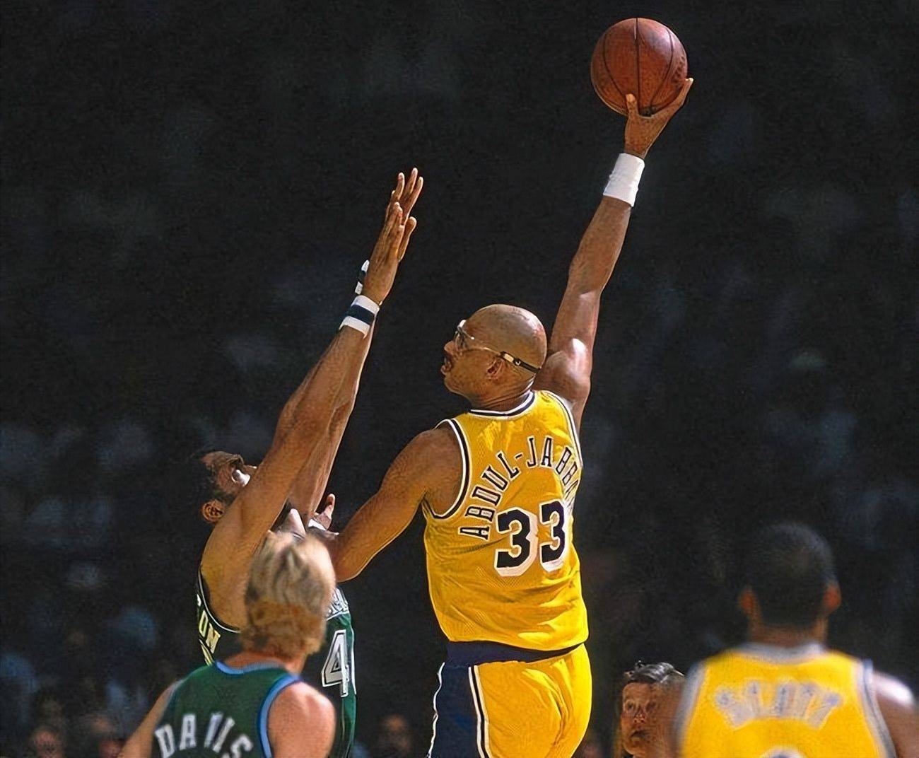 历届足协杯冠军：近四年四支冠军，国安第5次夺冠（足协杯冠军盘点：近四年四队称王，国安斩获第5冠）