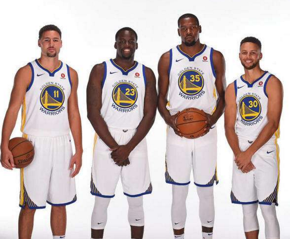 阿森纳以2-0击败布伦特福德，扩大领先优势，巩固争冠地位。（阿森纳2-0力擒布伦特福德，拉大分差稳固争冠优势）